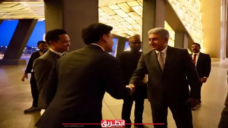 ⁠وزير السياحة والآثار يقيم مأدبة عشاء على شرف المشاركين في الاجتماع الوزاري الرابع لوزراء السياحة للدول الأعضاء بمنظمة الـ D-8