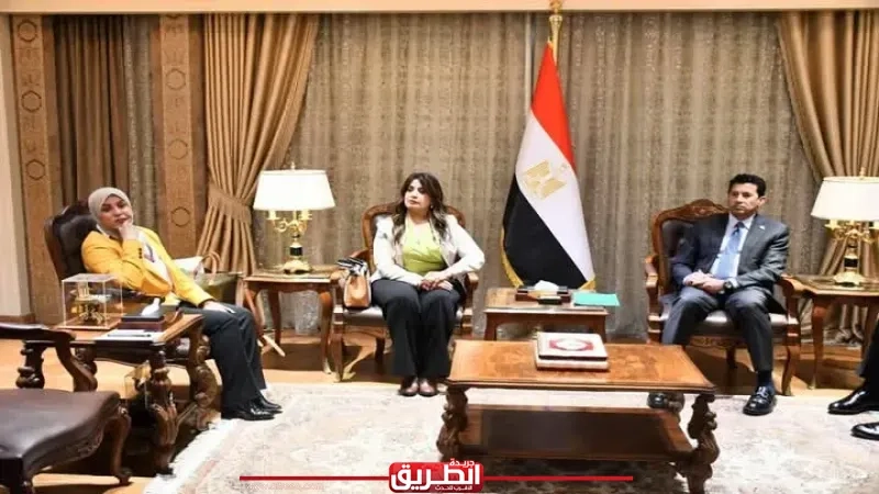 وزير الشباب والرياضة يبحث الاستدامة الخضراء لقطاعات الوزارة مع ممثلي مكتب الميثاق العالمي للأمم المتحدة (UN Global Compact)