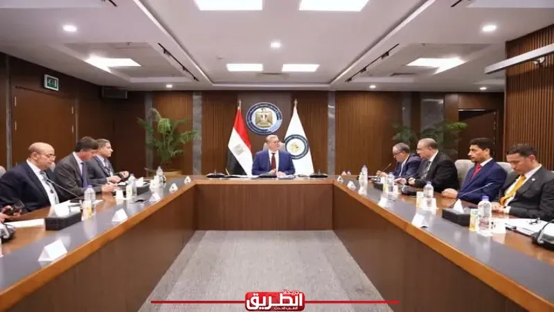 وزير البترول يعتمد الموازنة الاستثمارية للعام المالي والموازنة المعدلة للعام المالي الحالي 2024/2025