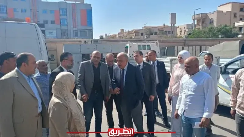 وزير الكهرباء والطاقة المتجددة يتفقد شركة شمال القاهرة لتوزيع الكهرباء 'فرع إيرادات وشبكات القاهرة الجديدة'