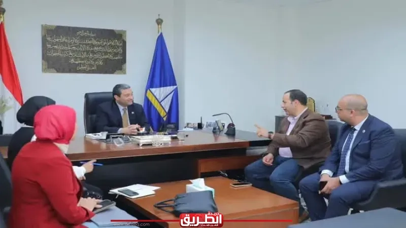 محافظ دمياط يستقبل نائب وزير الصحة ووفد المجلس القومي لحقوق الإنسان