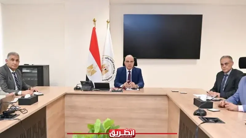 وزير الري يناقش مقترح 'مشروع إعادة تأهيل نظام الرى في وادى النقرة لمواجهة التغيرات المناخية' بالتعاون مع صندوق المناخ الأخضر