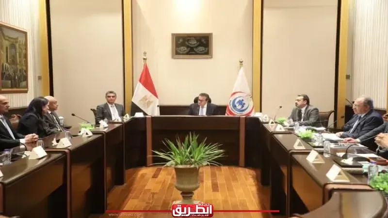 نائب رئيس مجلس الوزراء وزير الصحة يبحث مع شركة 'سترايكر' تعزيز التعاون في تقنيات الذكاء الاصطناعي والجراحة الروبوتية