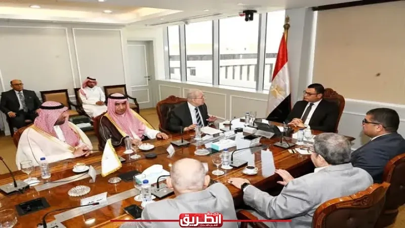 وزير الإسكان يستقبل وفدا من وزارتي 'الاستثمار' و'البلديات والإسكان' وهيئة المقاولين بالسعودية