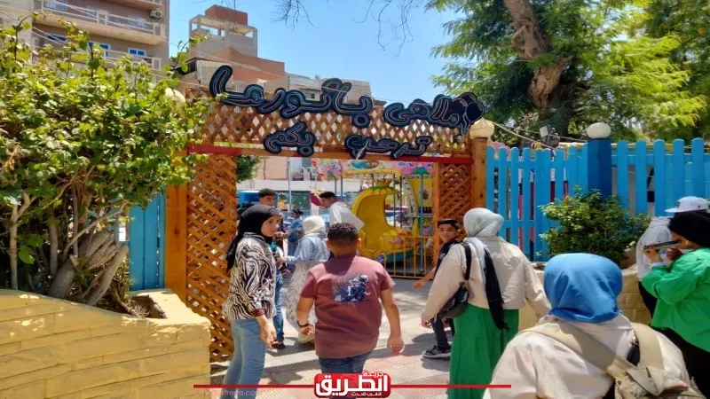 إقبال كثيف على المتنزهات والحدائق العامة وسط أجواء من البهجة والفرحة بالبحيرة