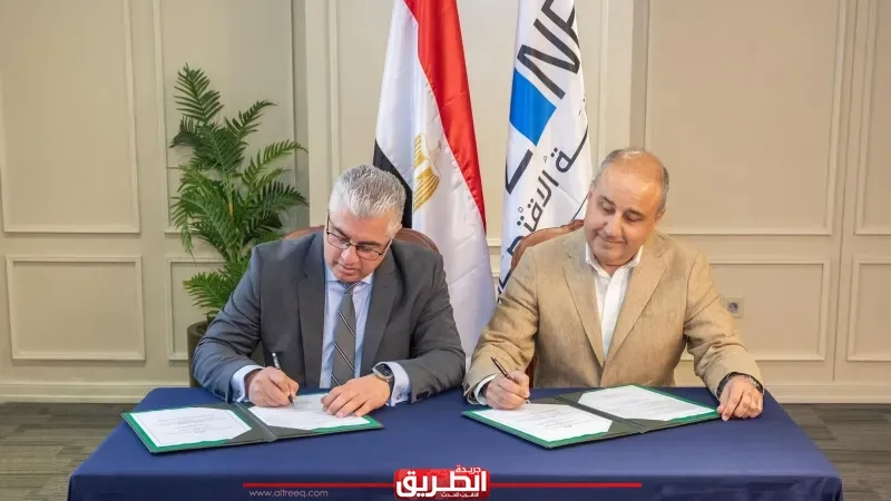 رئيس اقتصادية قناة السويس يوقع عقد مشروع شركة 'أورسا- UR-SA' التركية للمنسوجات الصناعية والتغليف البلاستيكي بالقنطرة غرب