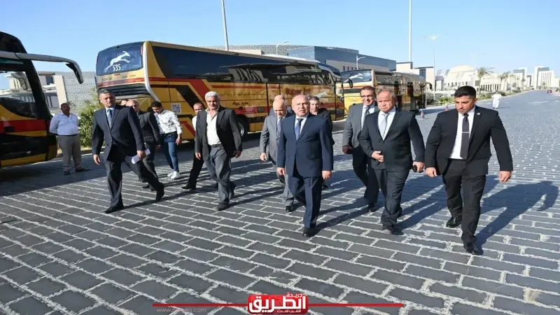 وزير الصناعة والنقل يتفقد عدد 20 حافلة مرسيدس جديدة تم إنتاجها محليًا بالشركة المصرية لصناعة وسائل النقل MCV