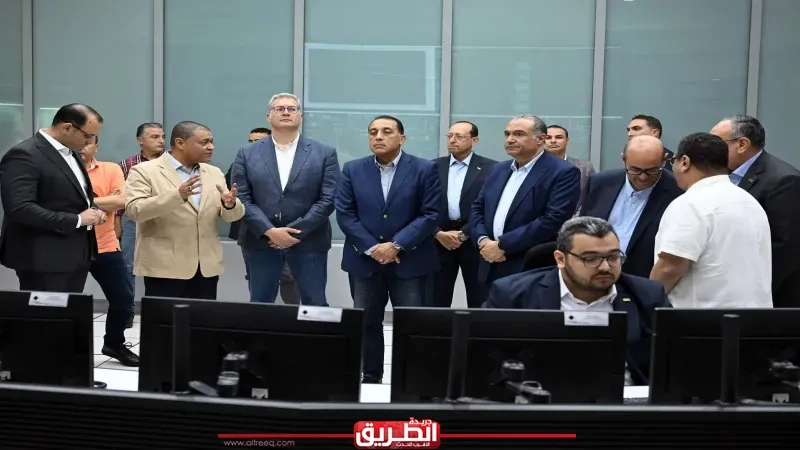 رئيس الوزراء يتابع من مركز التحكم في الشبكة القومية للغاز الطبيعي جاهزية الشبكة وتأمين الإمدادات