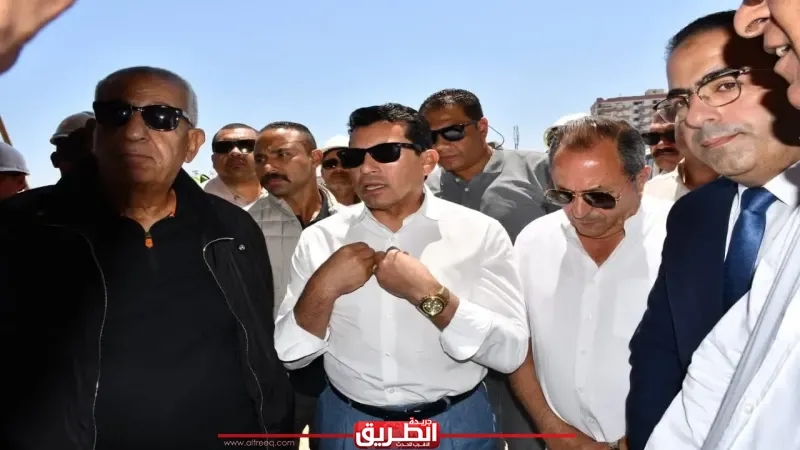 وزير الشباب والرياضة ومحافظ بورسعيد يتفقدا مشروع استاد بورسعيد الرياضي الجديد