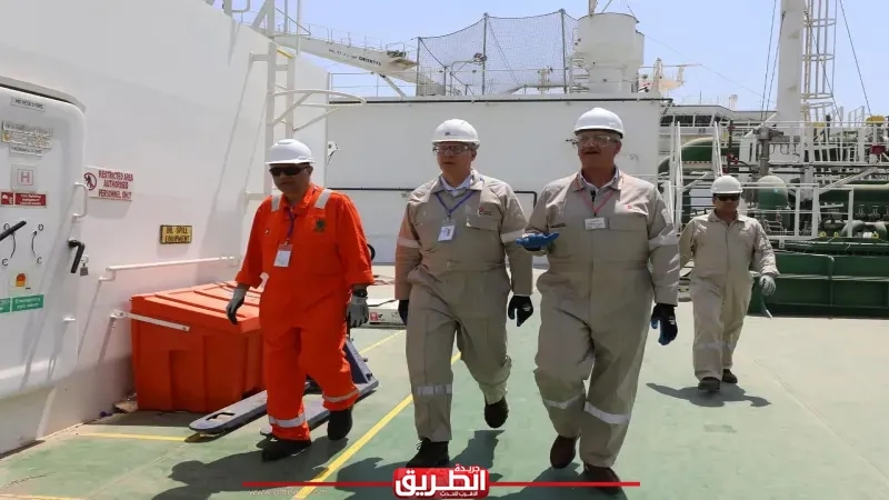 وزير البترول والثروة المعدنية يتفقد تجهيزات سفينة التغييز 'Energos Eskimo' بميناء العين السخنة