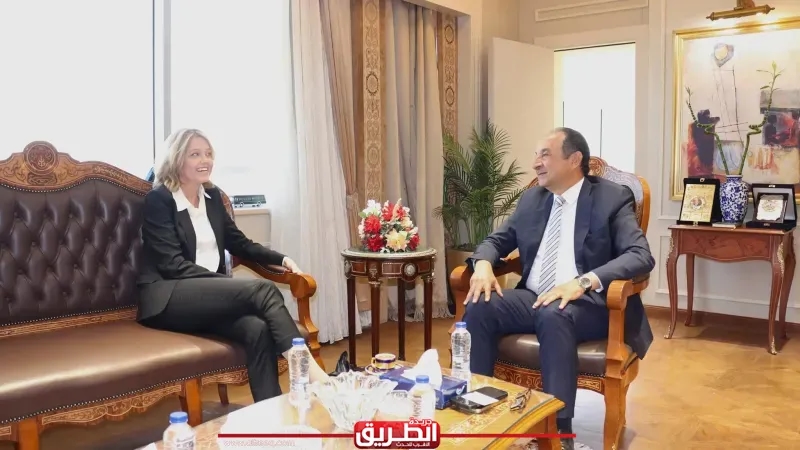 وزير قطاع الأعمال العام وسفيرة النرويج بالقاهرة يشهدان توقيع اتفاق بين 'مصر للألومنيوم' وشركة المشروع التابعة ل'سكاتك'