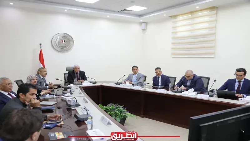 وزير التعليم العالي يعقد اجتماعًا مع ممثلي مؤسسة كلاريفيت لتعزيز التعاون المشترك
