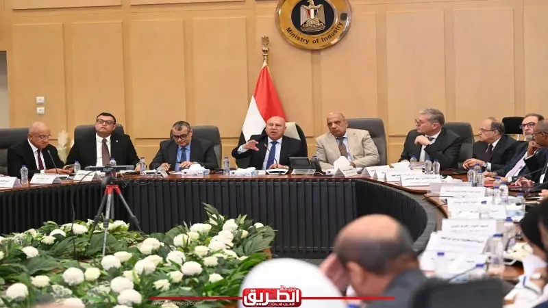 نائب رئيس مجلس الوزراء للتنمية الصناعية وزير الصناعة والنقل يترأس الاجتماع السابع والعشرين للمجموعة الوزارية للتنمية الصناعية