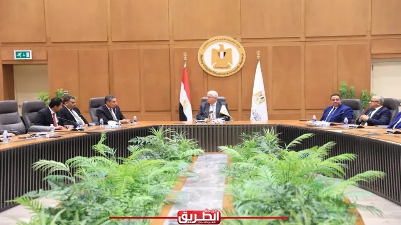 وزير التعليم العالي يكرم الطلاب الفائزين في مسابقة 'معًا' لمواجهة الأفكار غير السوية
