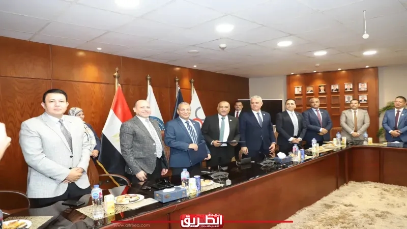 بروتوكول تعاون بين النقابة العامة للبترول و'التعاون للبترول' يمنح العاملين خصم 12%