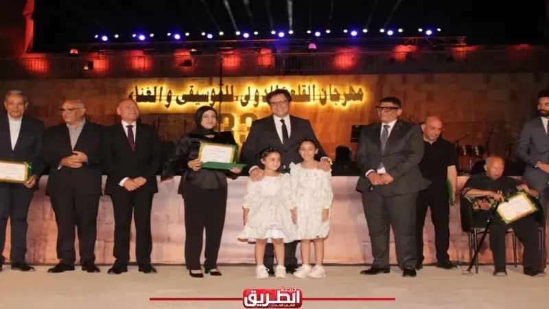 وزير الثقافة يُعلن انطلاقة فعاليات الدورة الـ33 من 'مهرجان القلعة الدولي للموسيقى والغناء' ويُكرِّم 12 مبدع