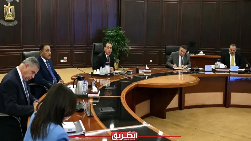 رئيس الوزراء يترأس اجتماع مجلس المحافظين.. «صور»