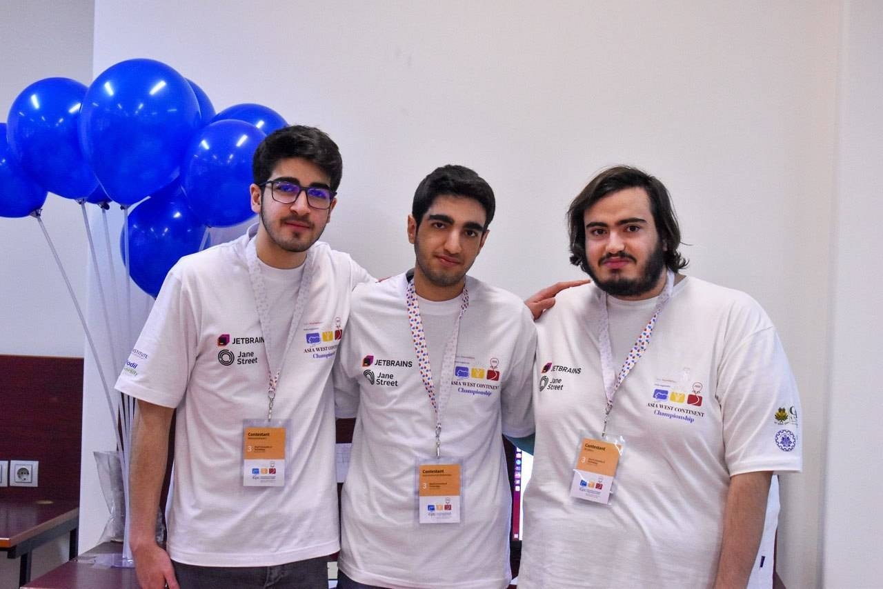 جامعة إيرانية تخطف الأضواء في مسابقة ICPC الدولية