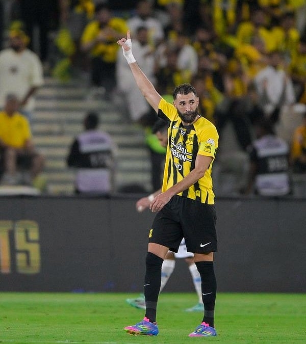 اخبار السعودية : بشعار "بالروح.. الدوري ما يروح".. الاتحاد يعبر الفيحاء.. وحسم اللقب "مسألة وقت"