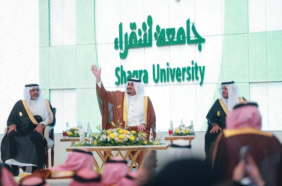 اخبار السعودية : نائب أمير الرياض يشهد حفل تخريج طلاب جامعة شقراء 16 وينوه بحجم الجهود