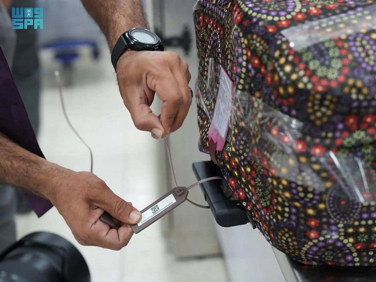 اخبار السعودية : بالصور.. "فرز وترميز الأمتعة" في مطار الدار البيضاء يُسهل رحلة الحجاج ويختصر الإجراءات