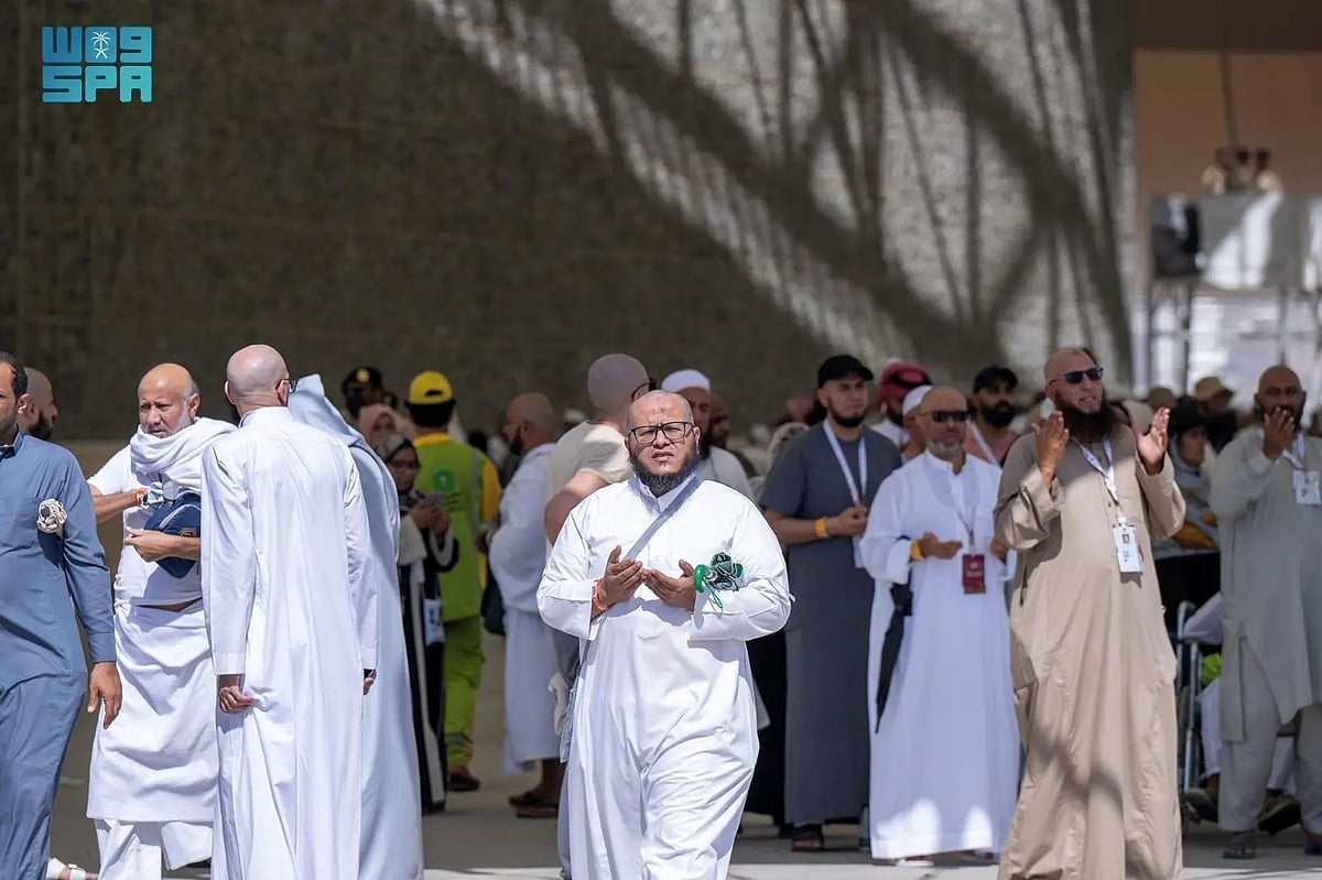 اخبار السعودية : حُجّاج بيت الله الحرام يرمون الجمرات الثلاث في ثاني أيام التشريق