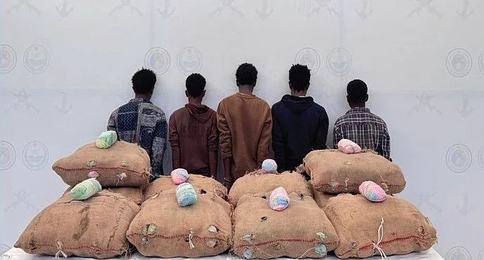 اخبار السعودية : حرس الحدود يحبط محاولتي تهريب حشيش وقات في عسير وجازان ويقبض على 8 مخالفين