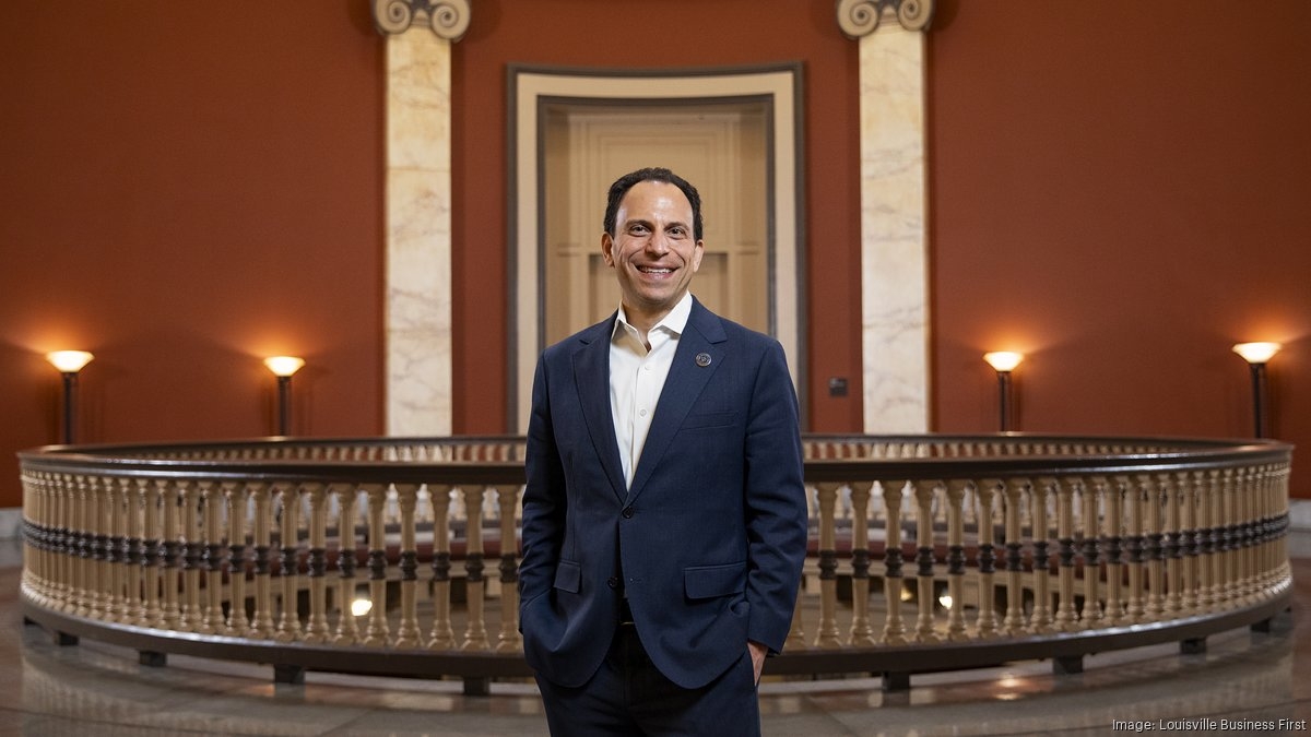 Mayor Greenberg backs massive downtown Louisville hotel project