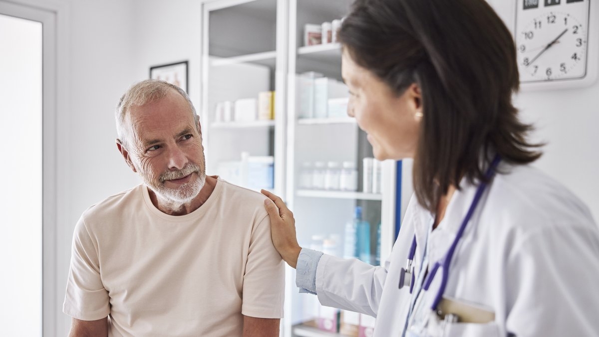 Prioritizing pain relief after plastic surgery with non-opioid pain therapies