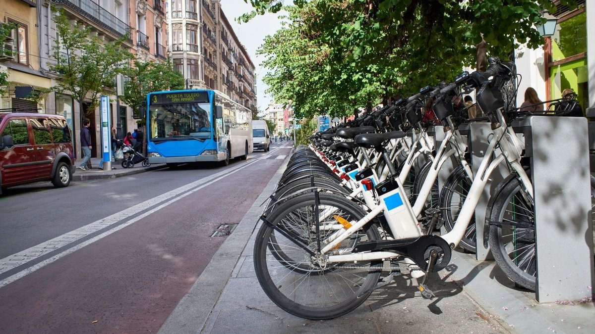Maximize LEED certification points through smarter transportation choices