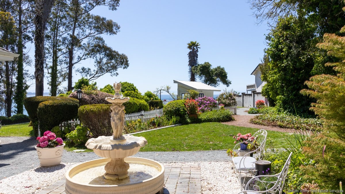 Historic Capitola inn goes up for sale for $13.9M as owners seek retirement