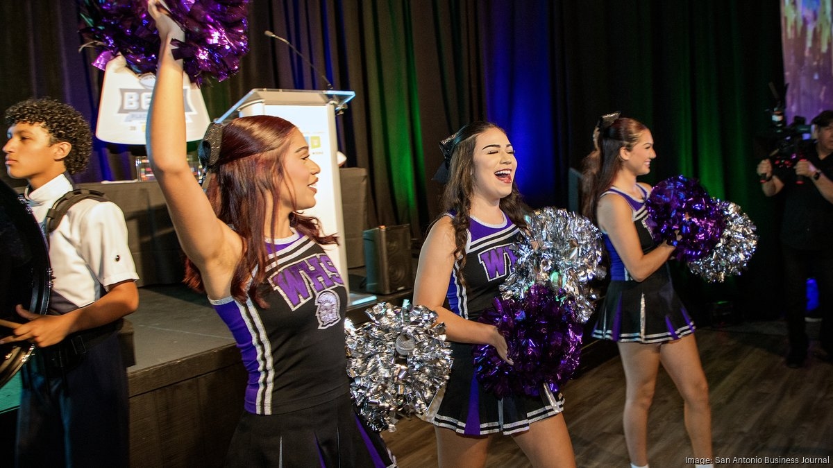 [GALLERY] Best Places to Work awards celebrated with tailgate-themed party