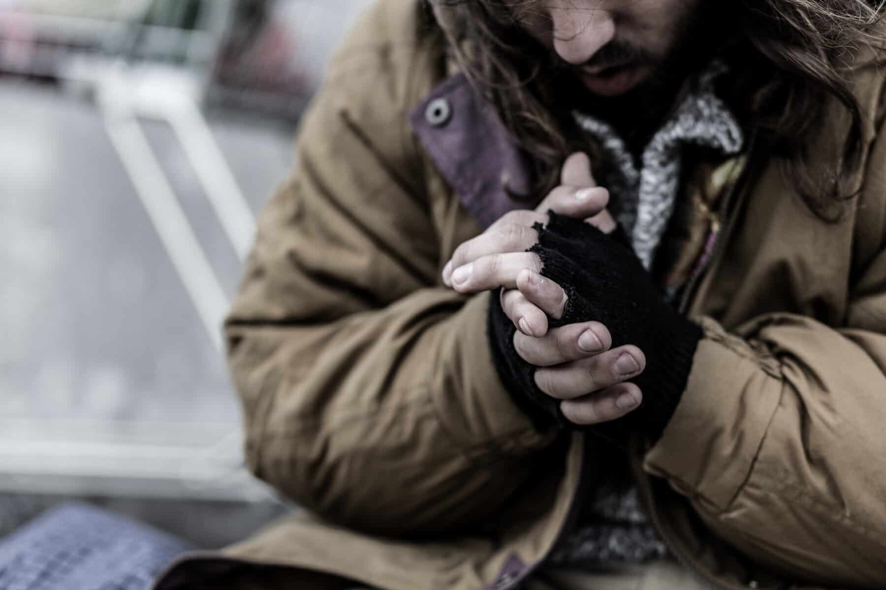 Three provinces live homeless without shelters