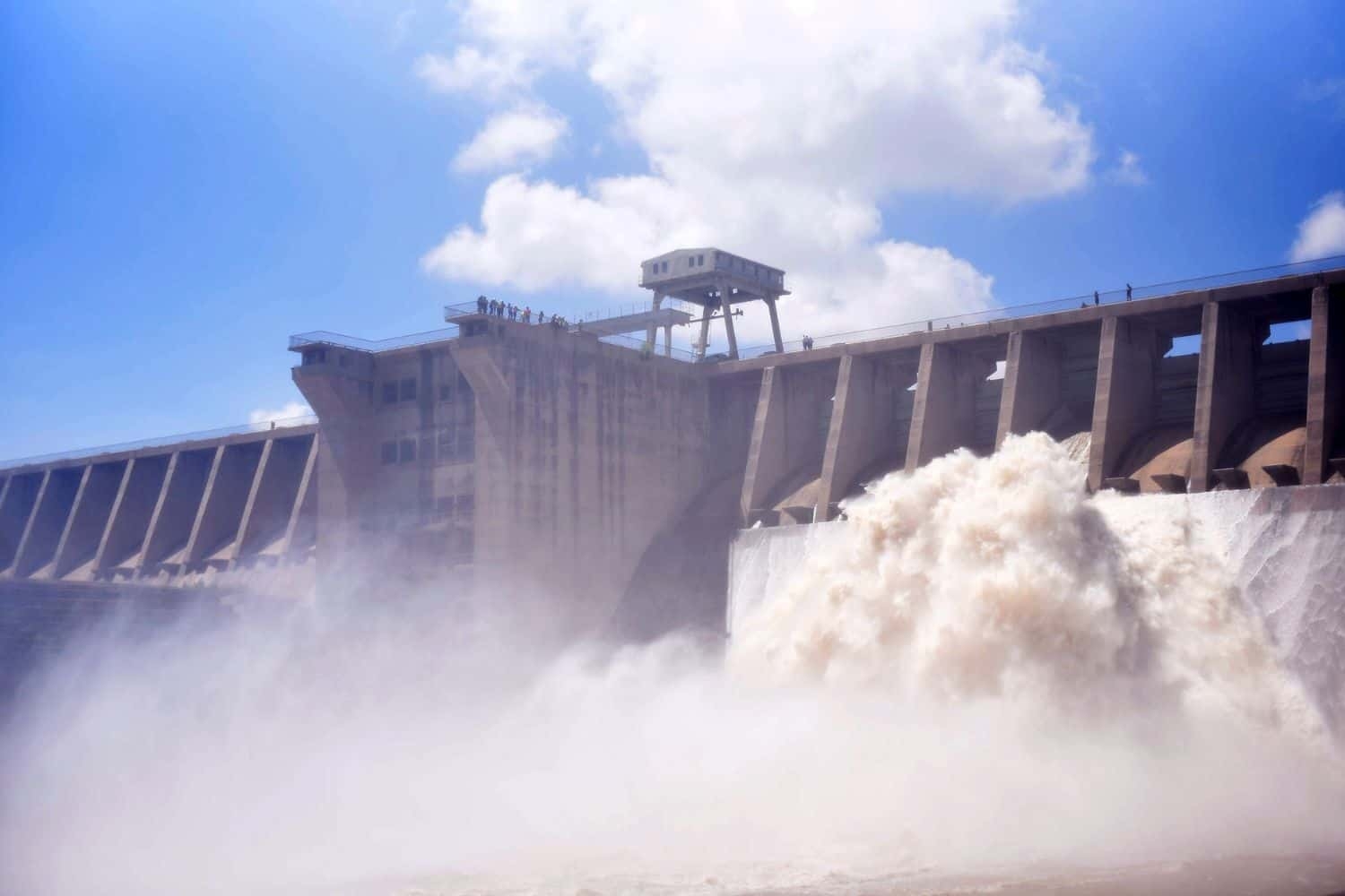 Fourth sluice gate reopened at Vaal Dam
