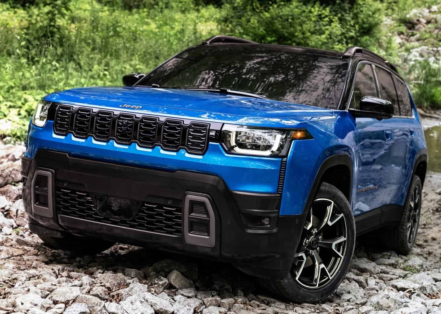 Boxy and rugged returns as Jeep starts teasing all-new Cherokee