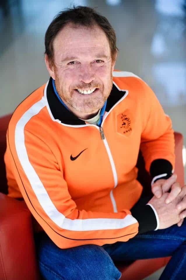 Darren Scott was a radio man's radio man