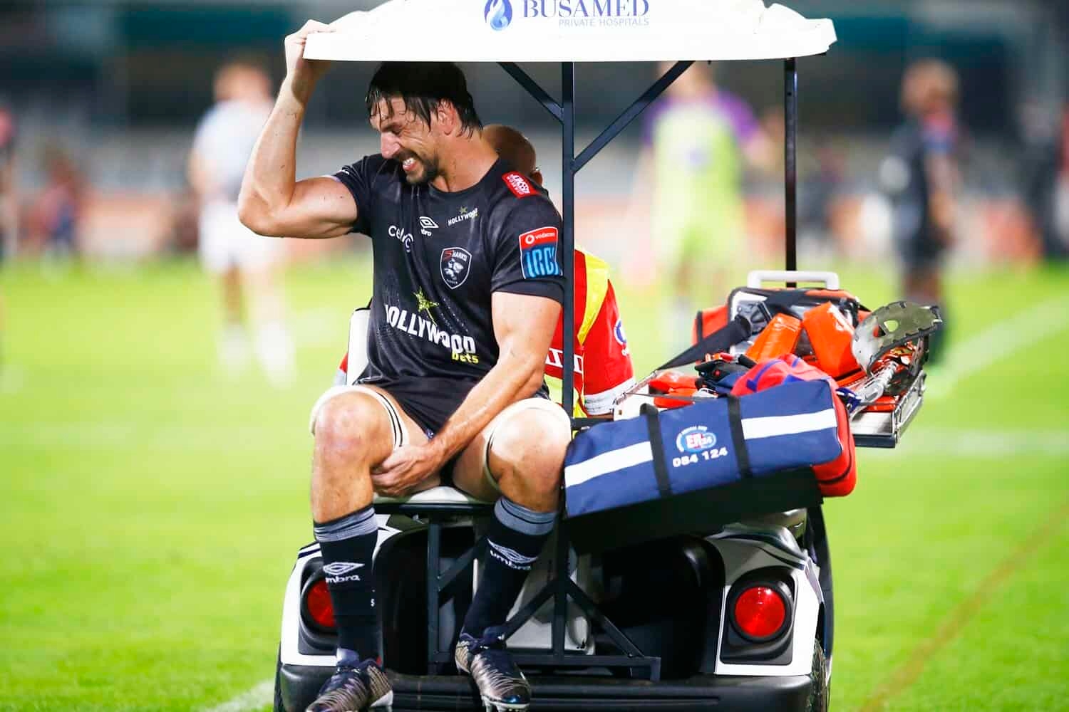 ‘Hopefully just a hematoma': Eben Etzebeth goes for scan after being carted off against Ospreys