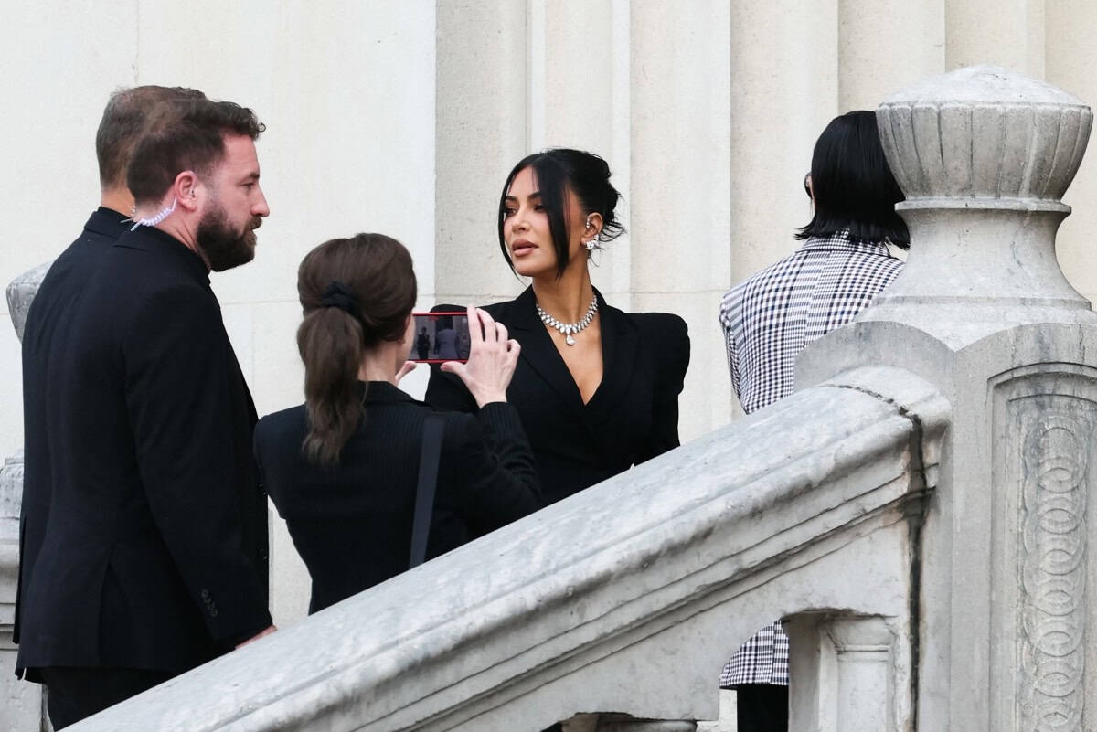 ‘I thought I was going to die,' Kardashian tells in Paris robbery trial