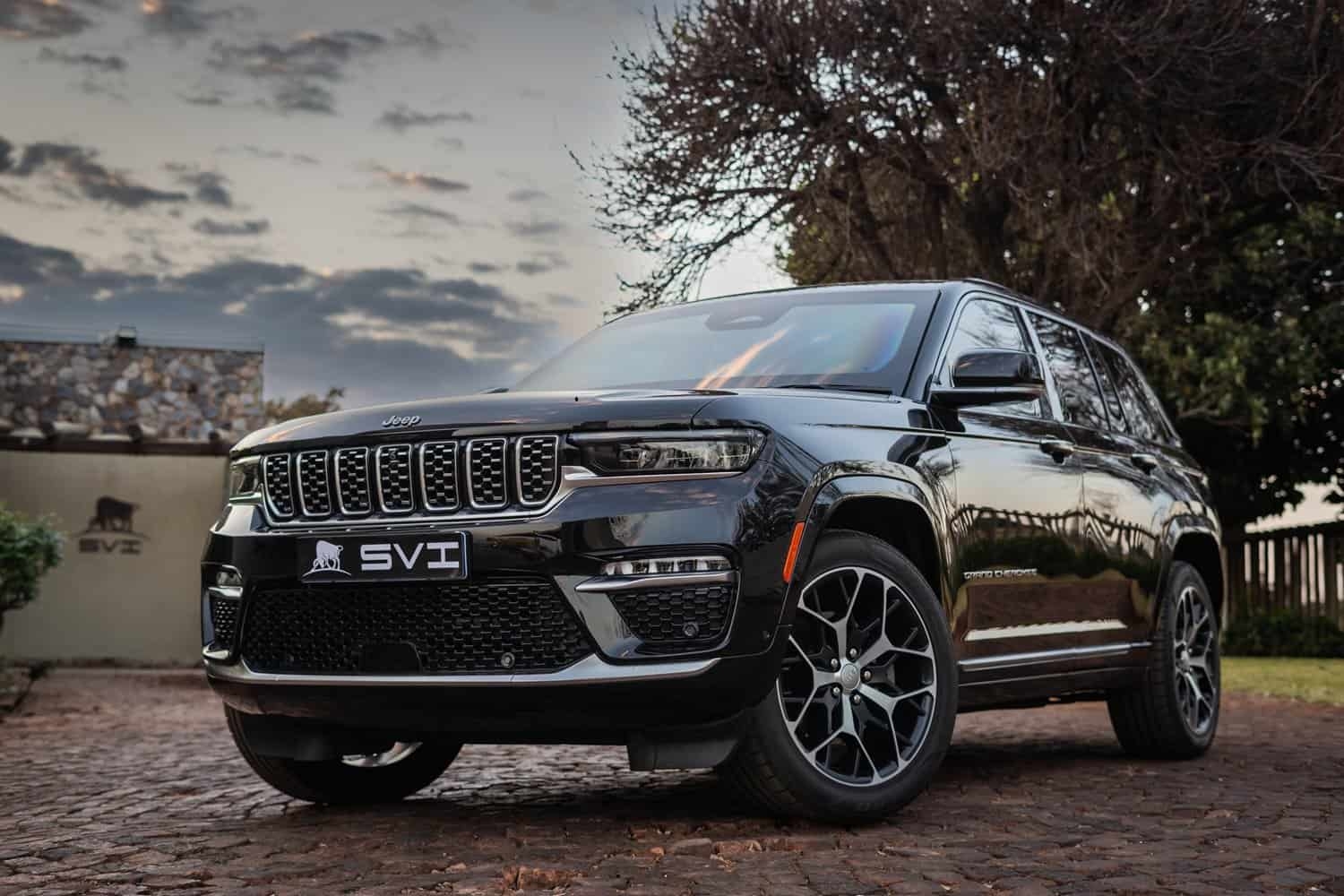 Jeep Grand Cherokee puts on SVI's AK47 protective suit