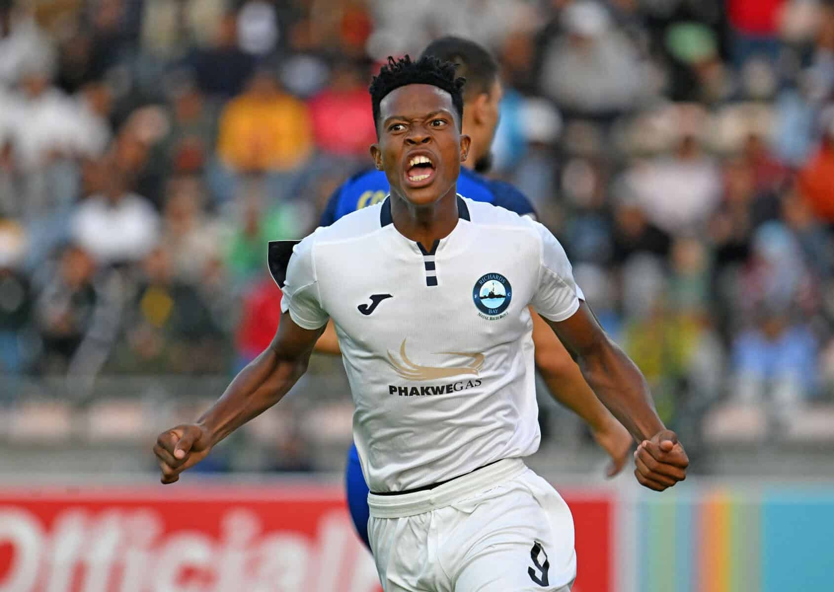 Chiefs-linked striker inks new long term deal with Richards Bay