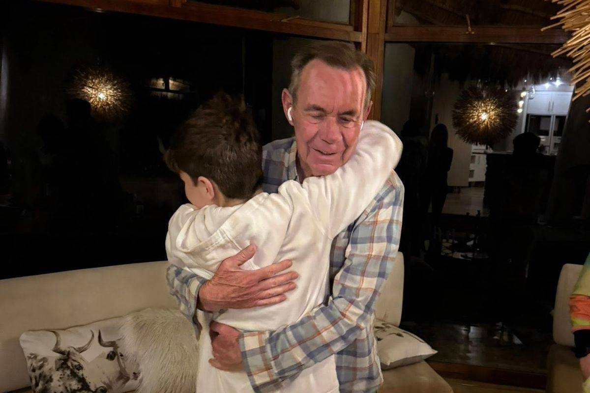Darren Scott's ex-wife asks for prayers for his sons