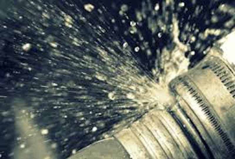 Rand Water conducts emergency repairs on burst pipe in Joburg