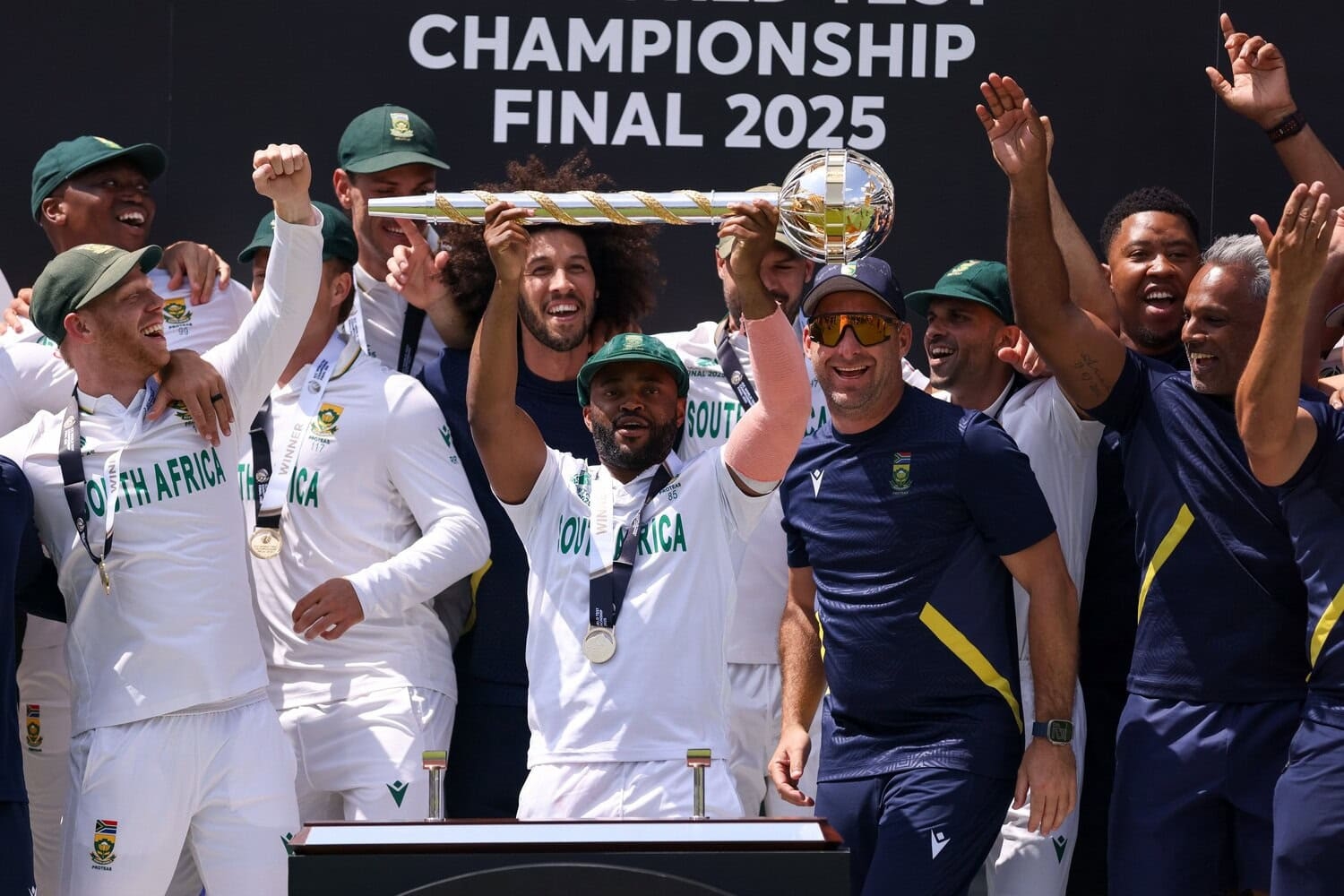 Proteas Test victory: AB, Rassie and Rory celebrate with South Africa