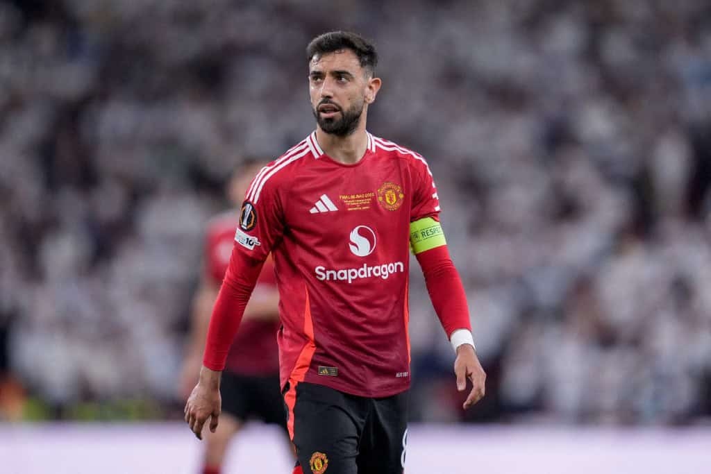 Fernandes confirms he rejected Saudi move to stay at Man Utd