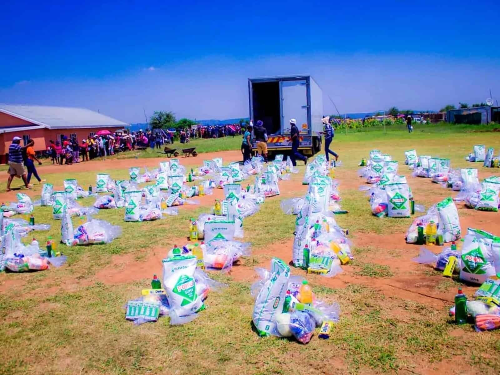 Food parcel funding cuts: Social Development deny wanting to centralise distribution