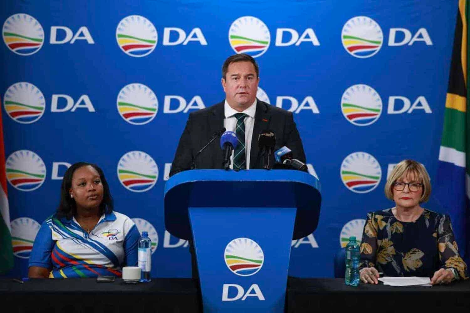 DA vows to stay in GNU to ‘fight corruption', threatens motion against Ramaphosa