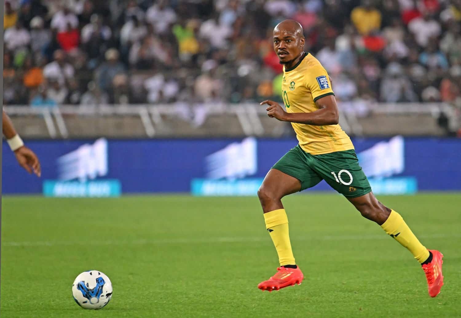 Percy Tau reveals what Kaizer Chiefs must pay to sign him
