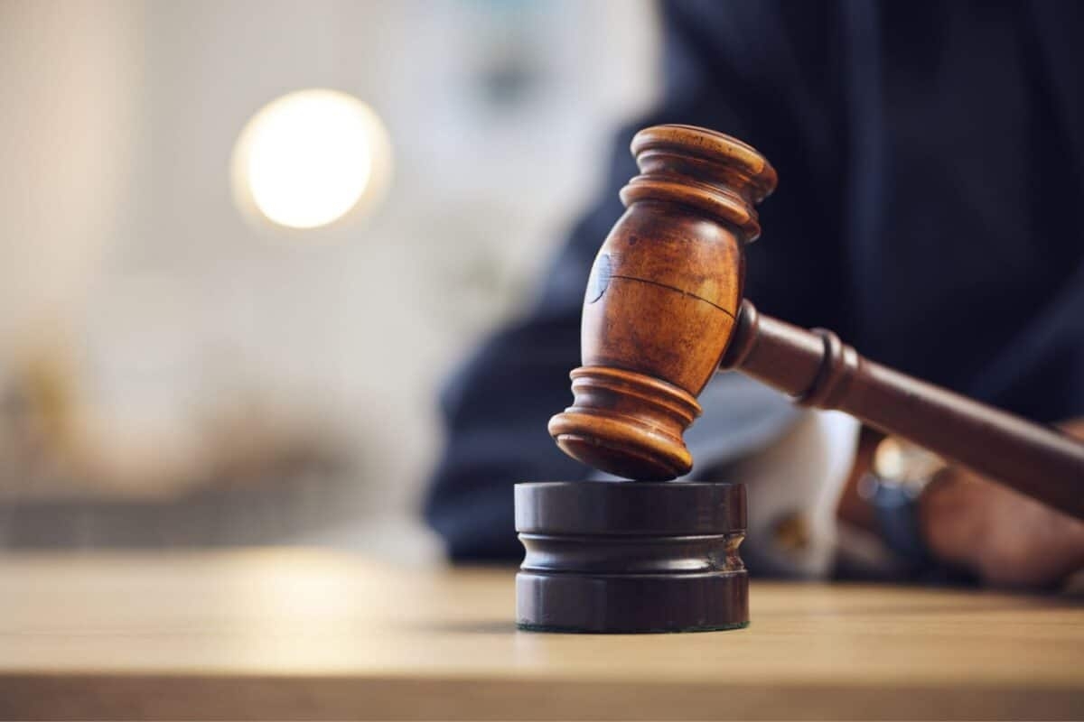 Bogus lawyer ordered to pay back murder accused client's R40k