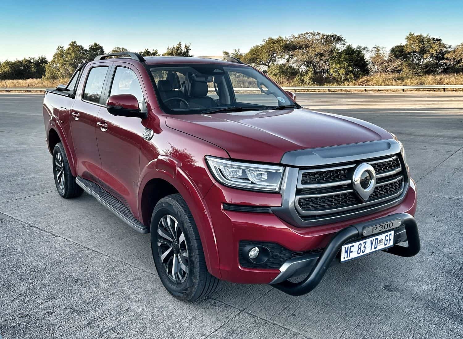 VIDEO: GWM P300's tailgate makes it easy to climb on a bakkie