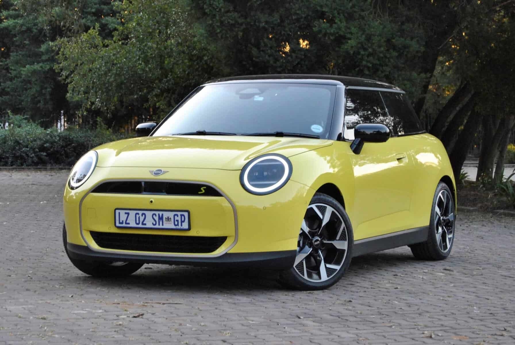 All-electric Mini Cooper SE rises above weight and price issues